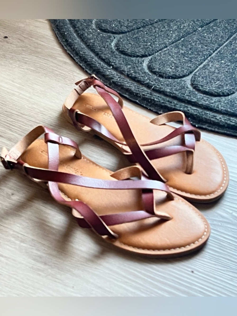Girls Size5 Brown Strappy Leather Flat Sandals